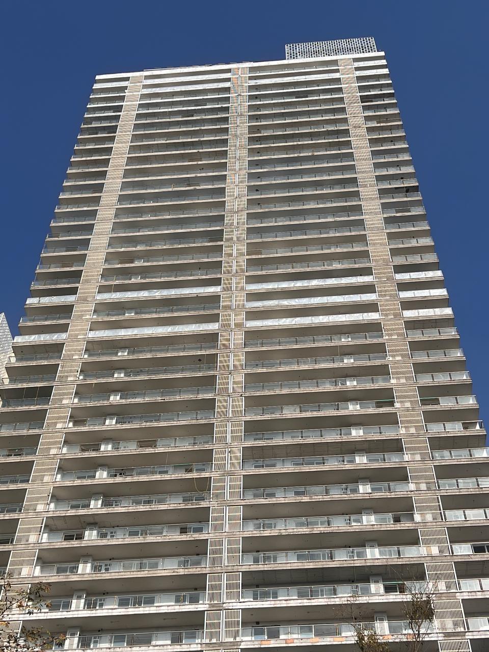 DLF One Mid Town Exterior