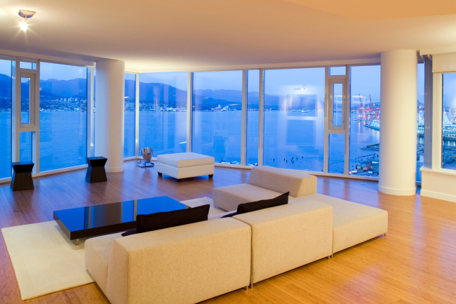 Here’s How You Should Navigate the Luxury Real Estate Market Here’s How You Should Navigate the Luxury Real Estate Market